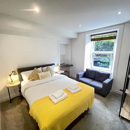 Lovely Two Bedrooms Edinburgh Exterior photo